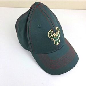 Milwaukee Bucks Hat‎ Cap Green NBA Fitted M-L